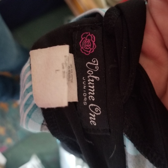 Volume One Tank Top - Picture 4 of 4